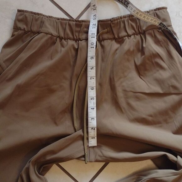 Lululemon Stretch High Rise Jogger Artifact color brown tan pants 12 short - Picture 5 of 14